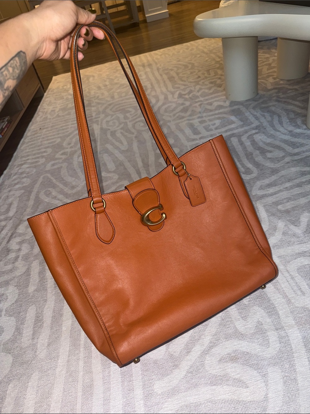 Coach Theo Tote Bag in Canyon - Picture 2 of 8